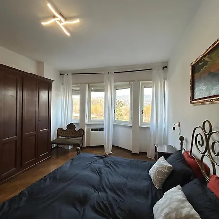 120 Mq Trilocale E Terrazzo Apartment